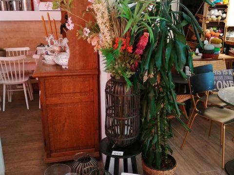 Lot bloempotten,tafeltje,vazen en windlichten(zie afb)