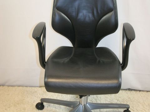 Giroflex 64 fauteuil de bureau ergonomique en cuir noir