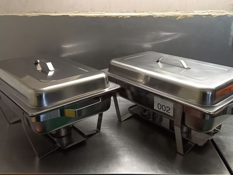 2 Chafing Dishes