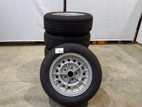 Set origenele Morgan Plus8 velgen+band 205/60R15H