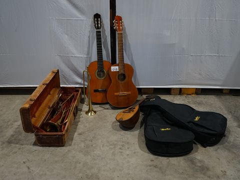 lot muziekinstrumenten