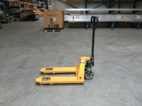 Pallet truck with short forks (800 mm)