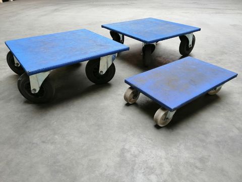 3 transport carts