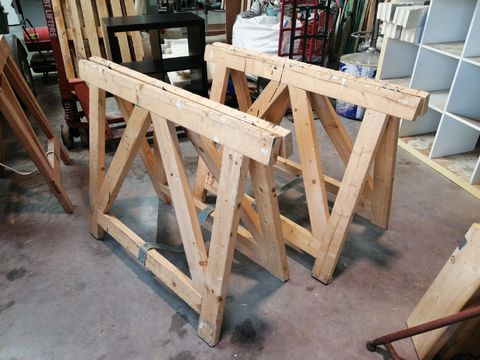 2 wooden trestles