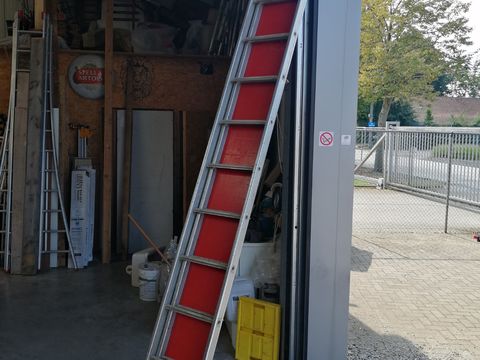 Double sliding ladder with 2 x 12 tracks + running board