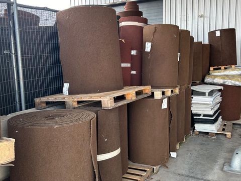 Large batch of sanding discs and nylon abrasives various grit