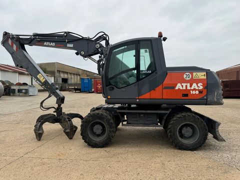 Well-maintained 2010 Atlas tyre crane